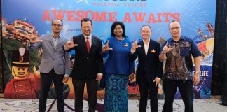 para petinggi legoland malaysia resort di tengah press conference