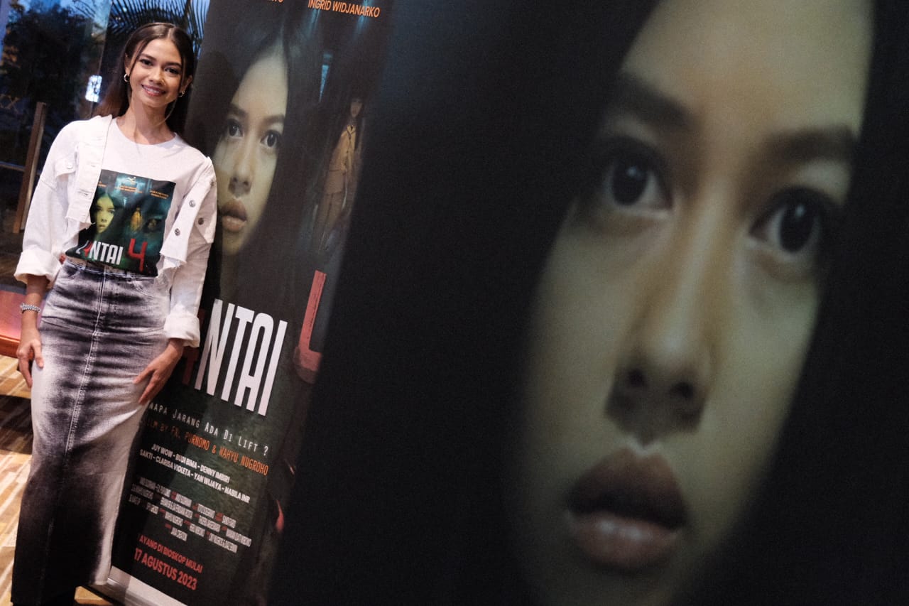 yuki kato di tegah press conference film lantai 4 di epicentrum jakarta selatan