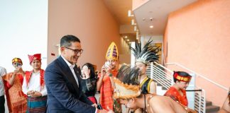 sandiaga mengapresiasi partisipasi 15 mahasiswa politeknik pariwisata medan dalam kegiatan scale