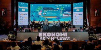 menteri sandiaga uno di hadapan pers 2