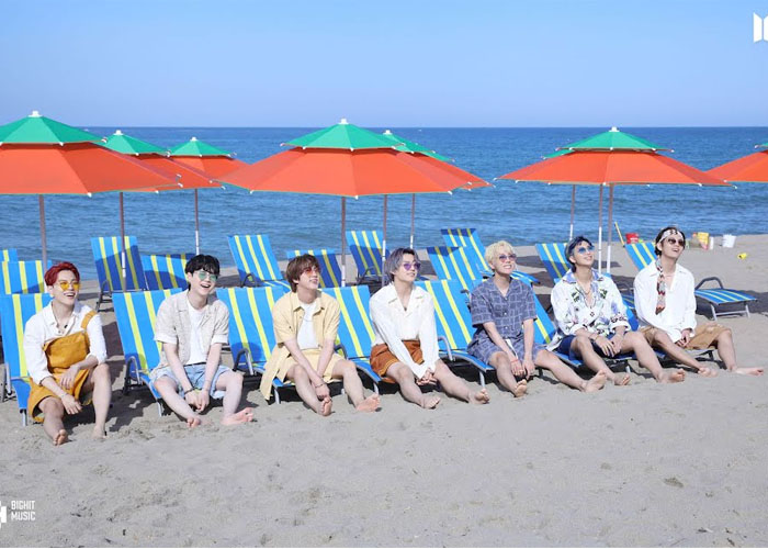 bts di pantai maengbang di samcheok