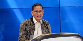sandiaga memberi arahan
