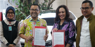 penandatanganan perjanjian kerja sama antara mercedes benz dan rs premier bintaro