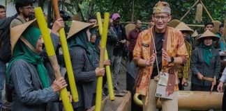 memperkuat tata kelola destinasi dan memastikan keberlanjutan lingkungan
