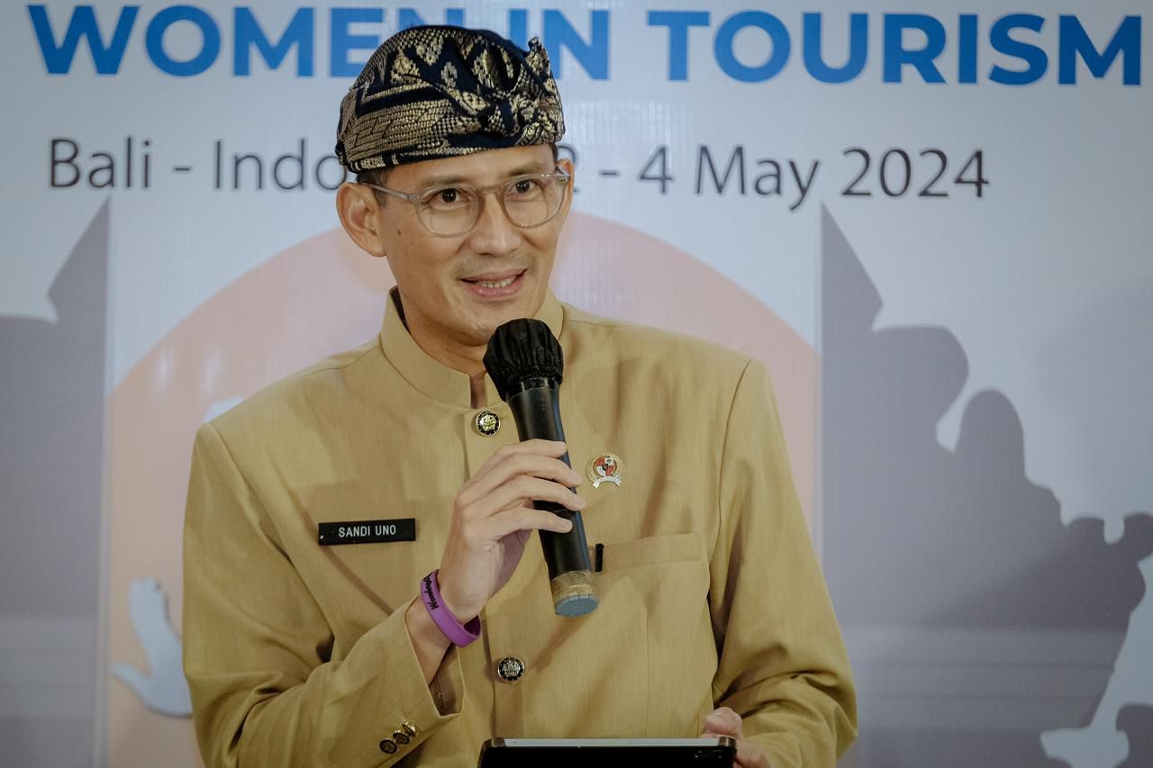 sandiaga dalam press conference