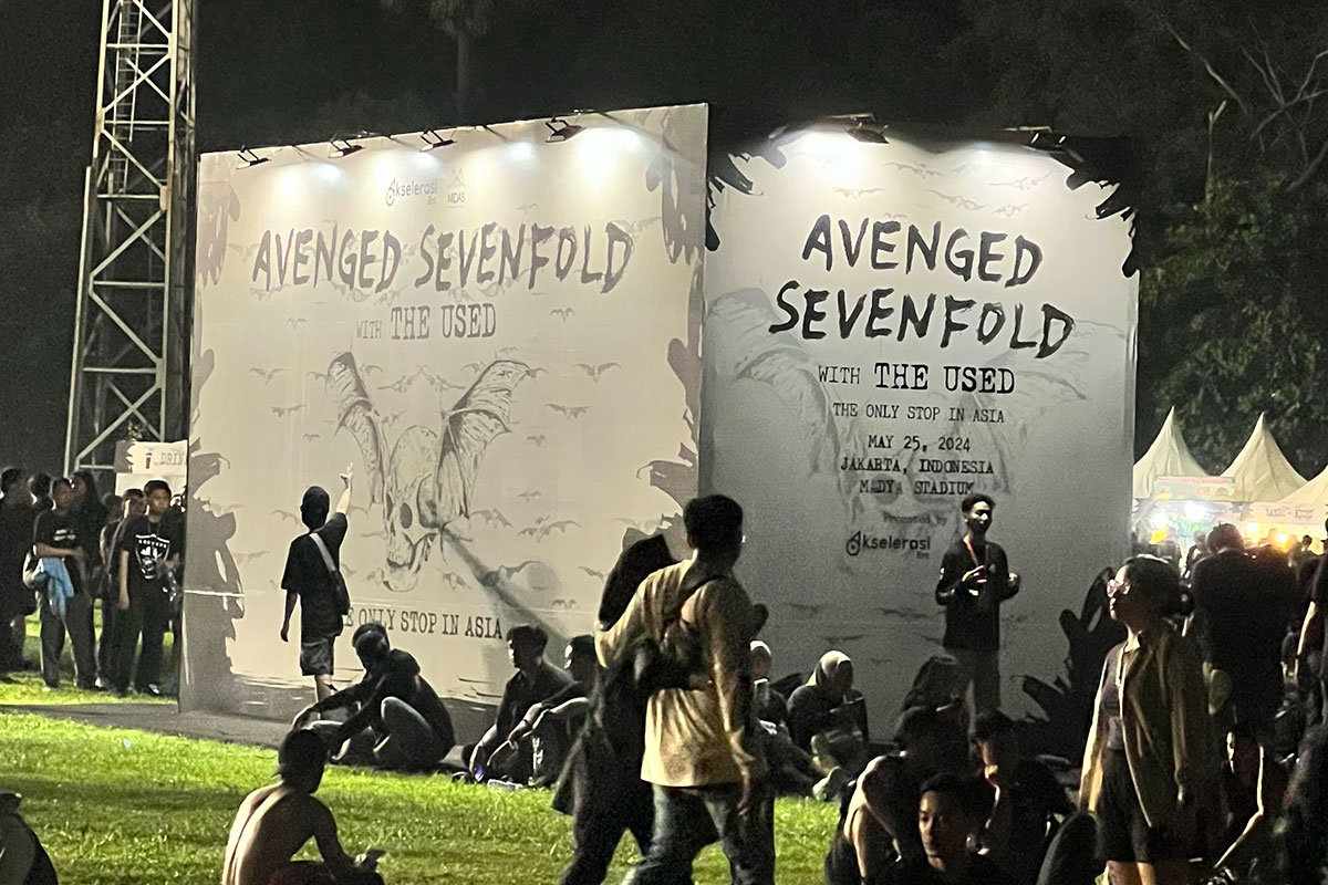 Suasana di lokasi konser Avenged Sevenfold