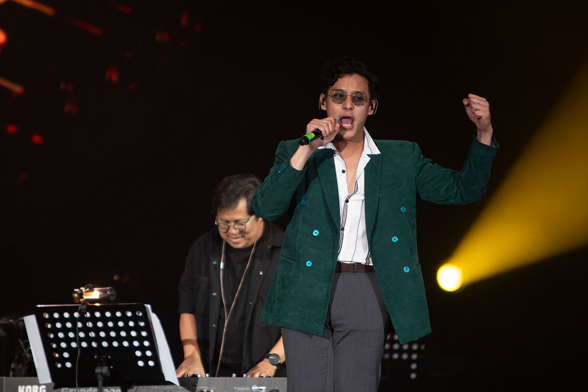 Ardhito Pramono bersama-sama merayakan warisan musik January Christy di panggung Java Jazz Festival 2024