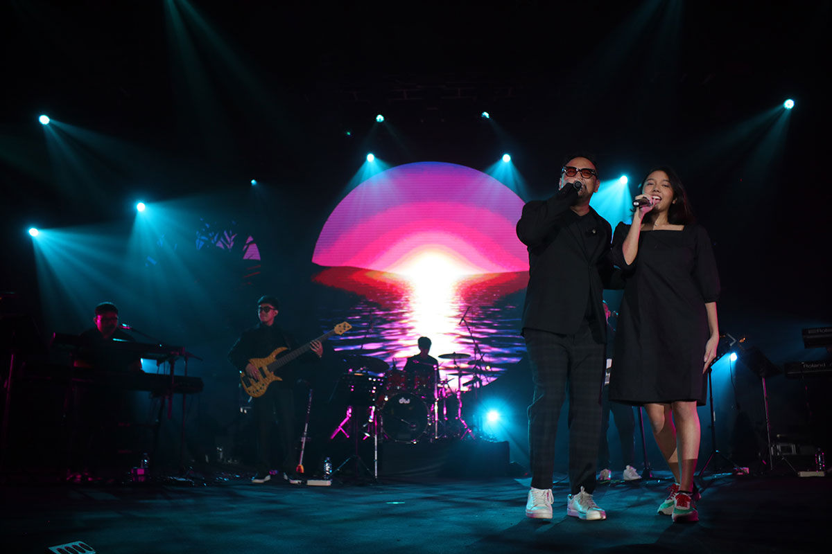 Penampilan istimewa dari Bebi Romeo bersama putrinya, Syabila, mempesona penonton di BNI Java Jazz Festival 2024, JIExpo Kemayoran, Jakarta, Minggu (26/5/2024), dengan duet lagu "Wanita" yang mengharukan.