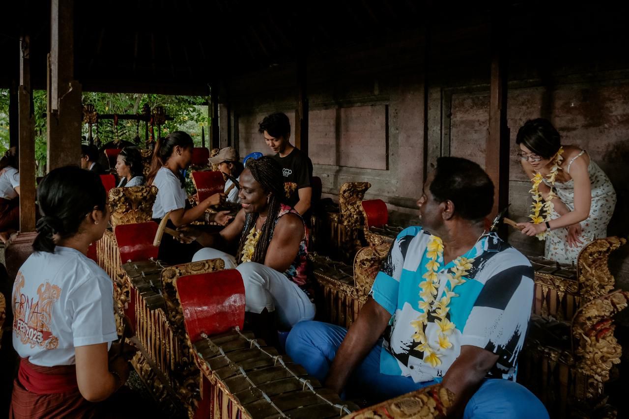 karya seni yang kental akan nuansa bali