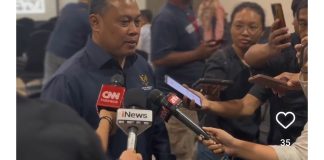 Ketua LSF Rommy Fibry Hardiyanto bersama wartawan di jakarta