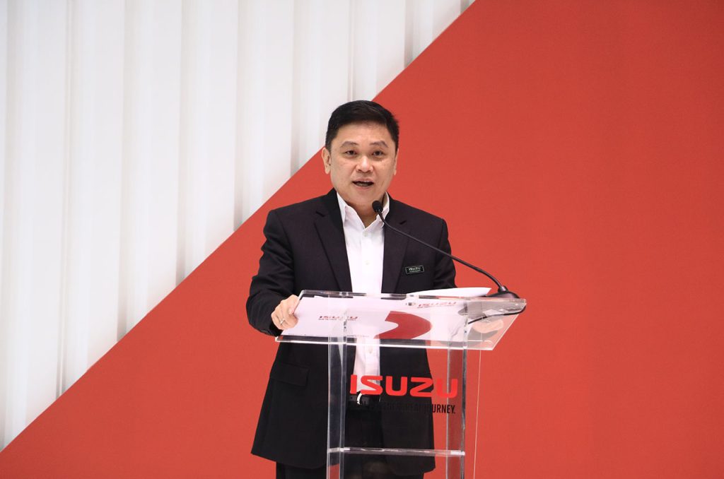 Yusak Kristian, President Director of PT Isuzu Astra Motor Indonesia (IAMI) saat memberikan sambutan dalam acara Opening Booth Isuzu dalam rangkaian Gaikindo Indonesia International Auto Show (GIIAS) 2024 di Indonesia Convention Center (ICE) BSD Tangerang, 17 Juli 2024.