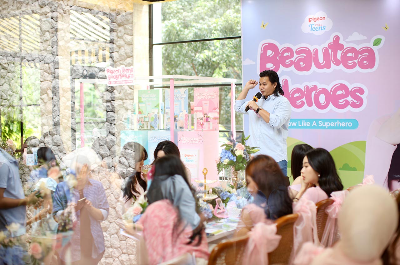 eautea Heroes Workshop bersama Redha Taufik Ardias dari Sila Tea House mengedukasi peserta tentang manfaat teh bagi kesehatan kulit.