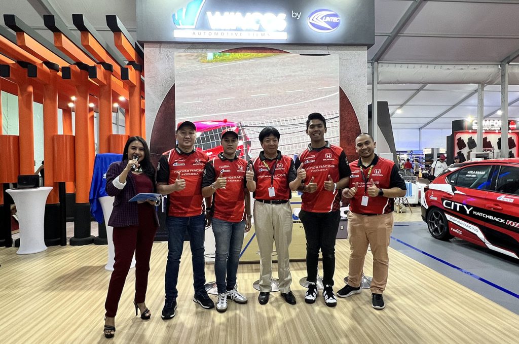 Wincos meluncurkan produk kaca film terbaru 30G IR99 Cut dan High Clarity di GIIAS 2024, disertai talkshow bersama Honda Racing Indonesia yang membahas pentingnya kaca film dalam balapan