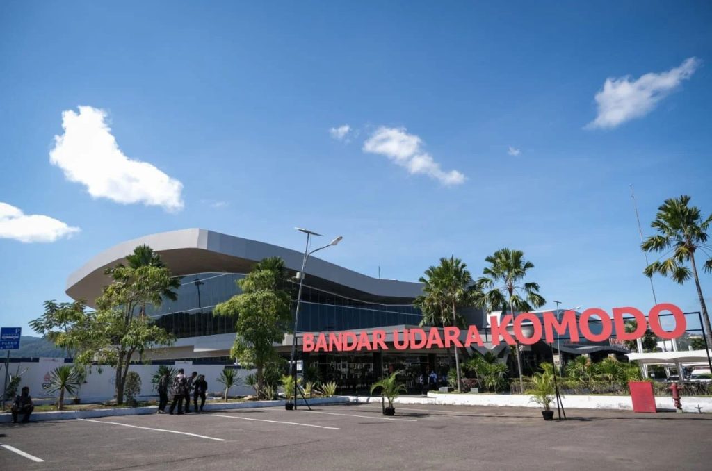 bandara udara komodo