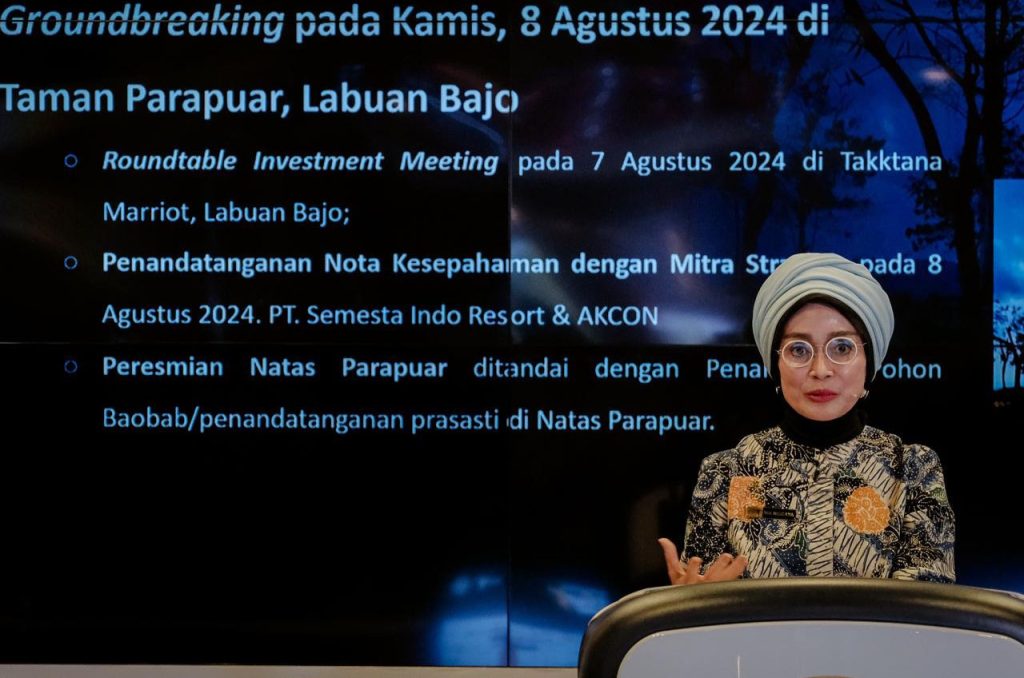 Nia Niscaya Berbicara tentang Pengembangan Wisata Labuan Bajo - Nia Niscaya, Adyatama Kepariwisataan dan Ekonomi Kreatif Ahli Utama Kemenparekraf/Baparekraf, menjelaskan rencana pembangunan Taman Parapuar di Jakarta, 29 Juli 2024.