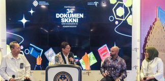 the weekly brief with sandi uno yang berlangsung secara hybrid, senin (2682024),