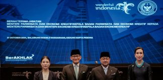 dari kiri kanan angela tanoesoedibjo, sandiaga uno, widiyanti putri wardhana, dan teuku riefky harsya