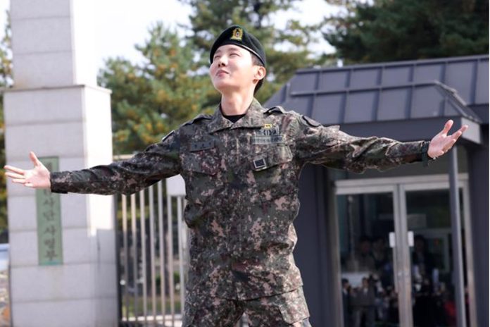 j hope seusai keluar dari camp dinas militer