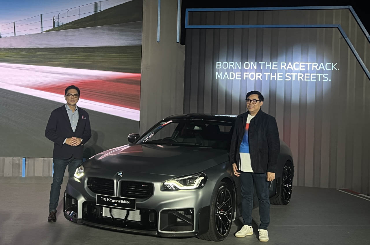 peter “sunny” medalla dan bayu riyanto foto bersama BMW M2 Special Edition