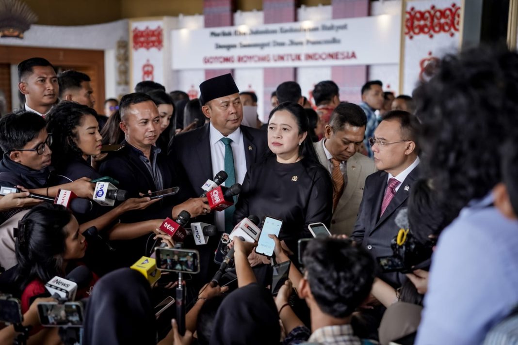 puan maharani di tengah acara pelantikan