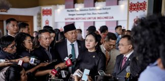 puan maharani di tengah acara pelantikan