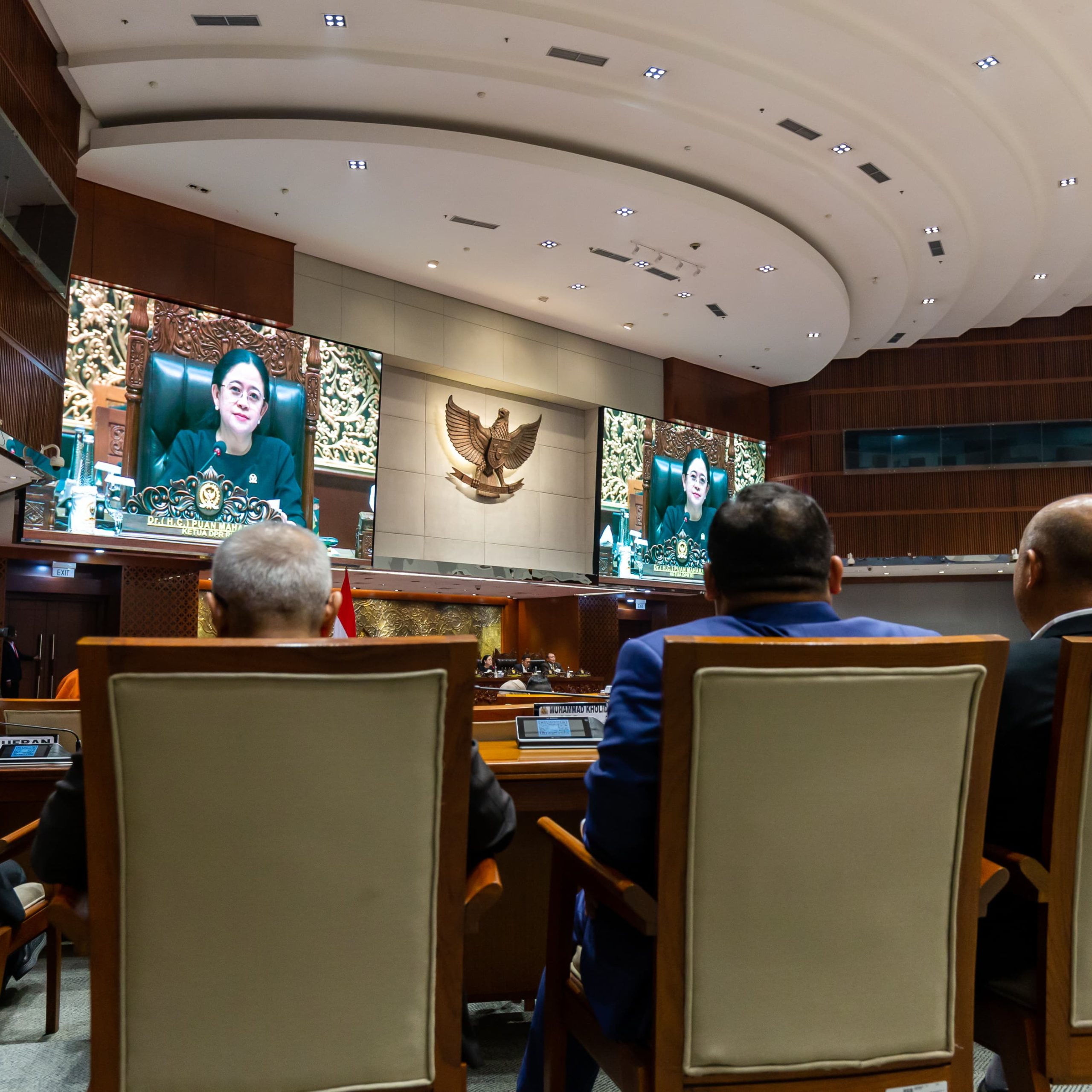 puan maharani memimpin rapat paripurna dpr ri