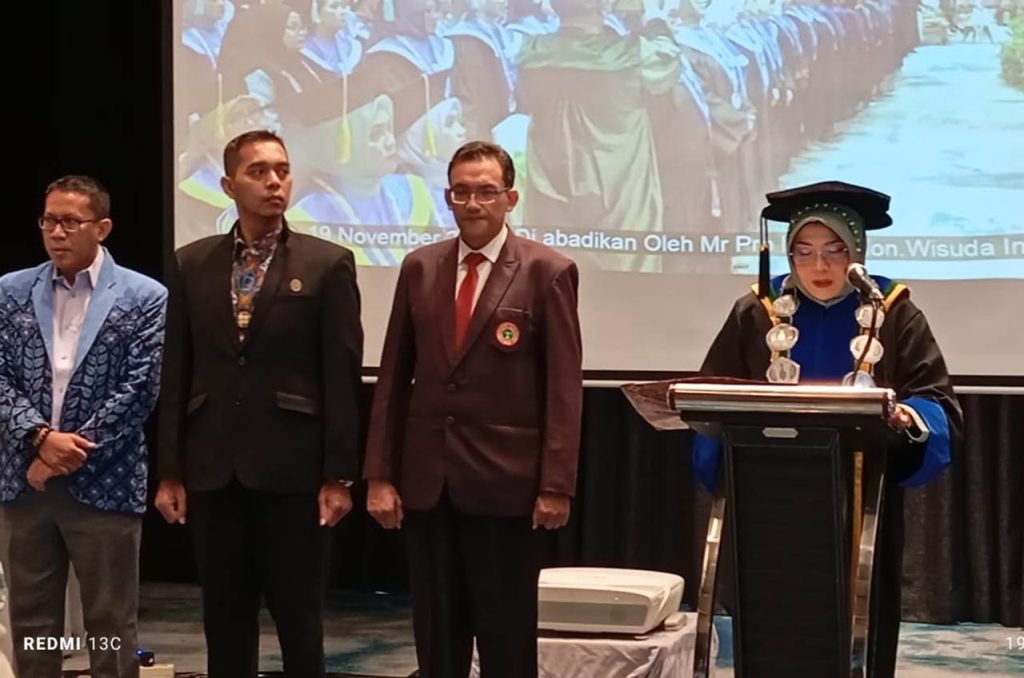 Wisuda Ke-2 Institut Kesehatan Hermina