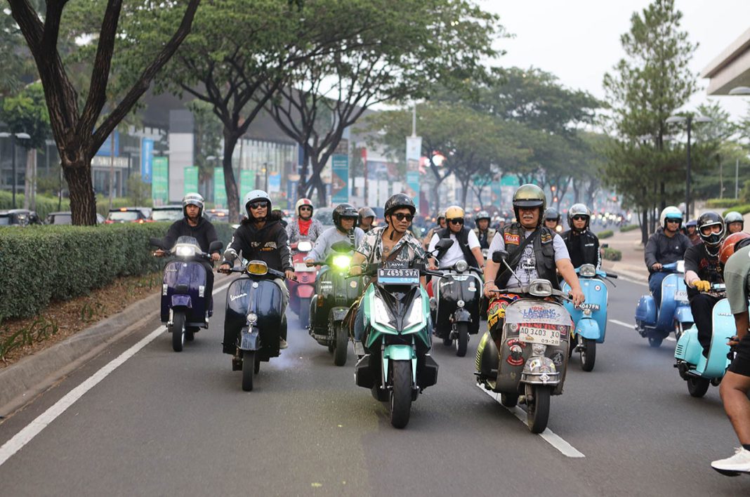 Komunitas Motor kunjungi IMOS 2024