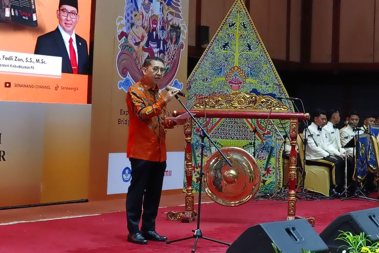 menteri kebudayaan fadli zon menekankan pentingnya pelestarian wayang sebagai warisan budaya