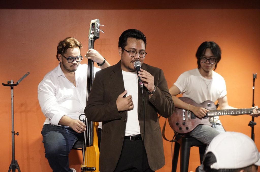 Launching single terbaru Rifki Soeria, Confide, di Dock of Tuna, Astana Kemang. Perpaduan bossa nova dan jazz yang memukau