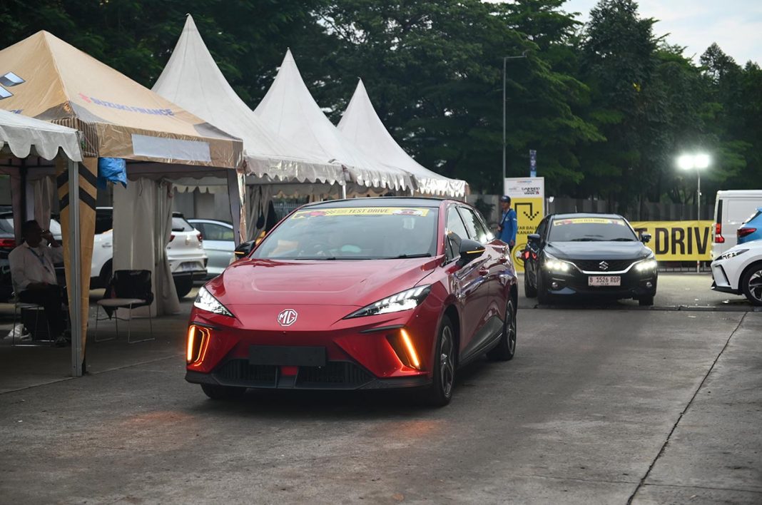 Test Drive di Gaikindo Jakarta Auto Week 2024