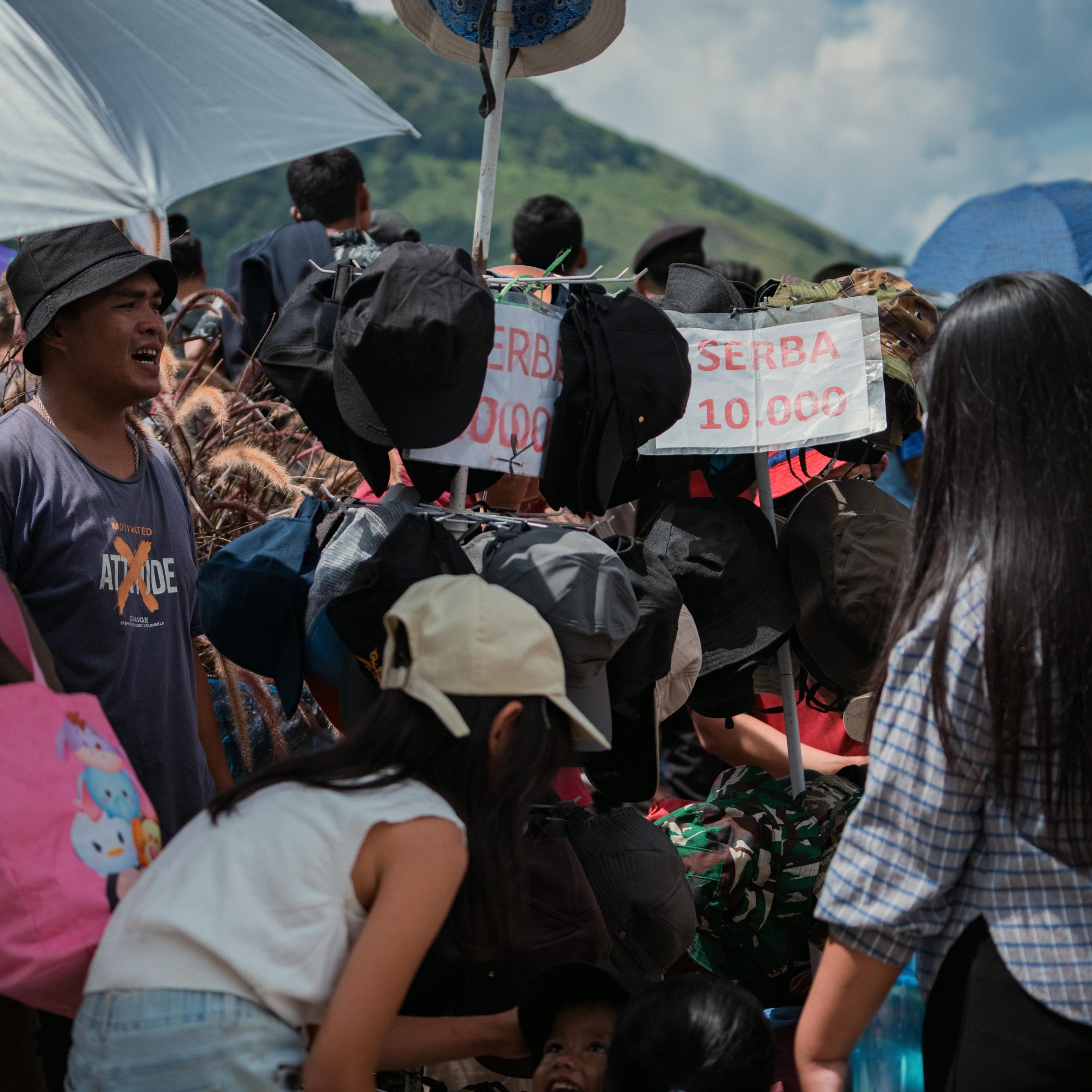 umkm pasang harga murah diserbu pembeli