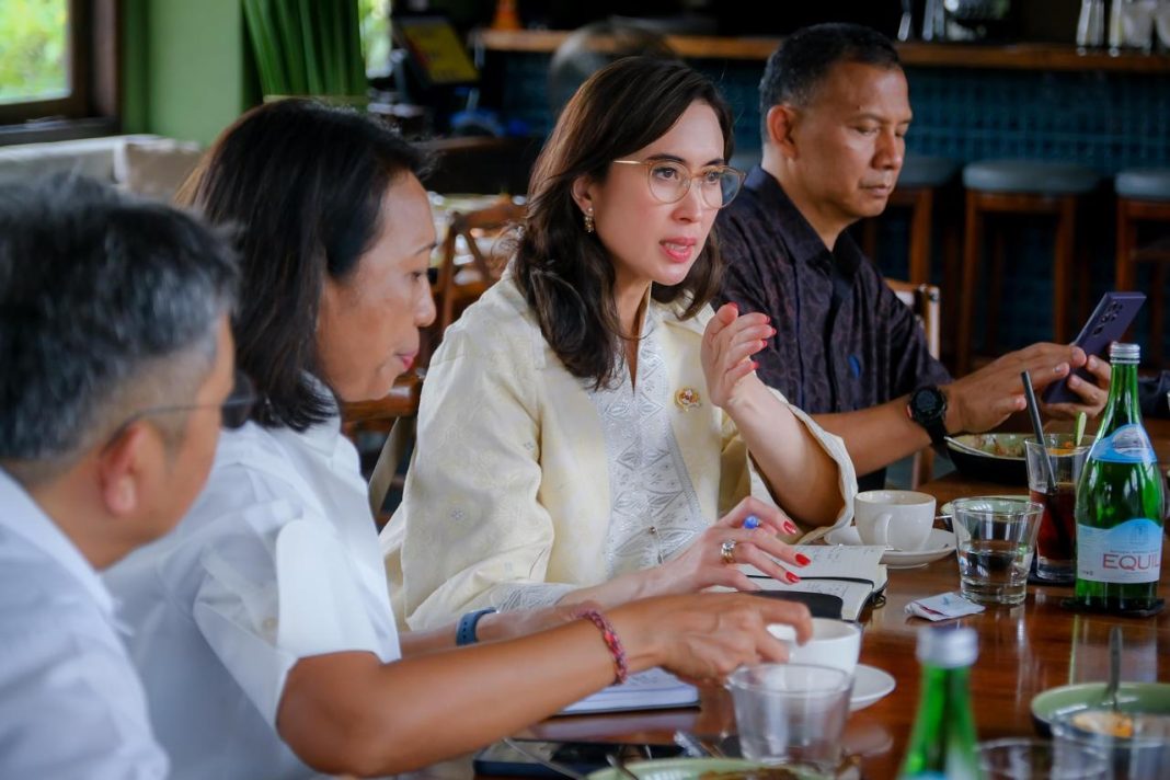 menpar widiyanti putri wardhana mengapresiasi komitmen pelaku industri wisata di ubud,