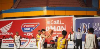 aksi reno salampessy di laga dbl papua