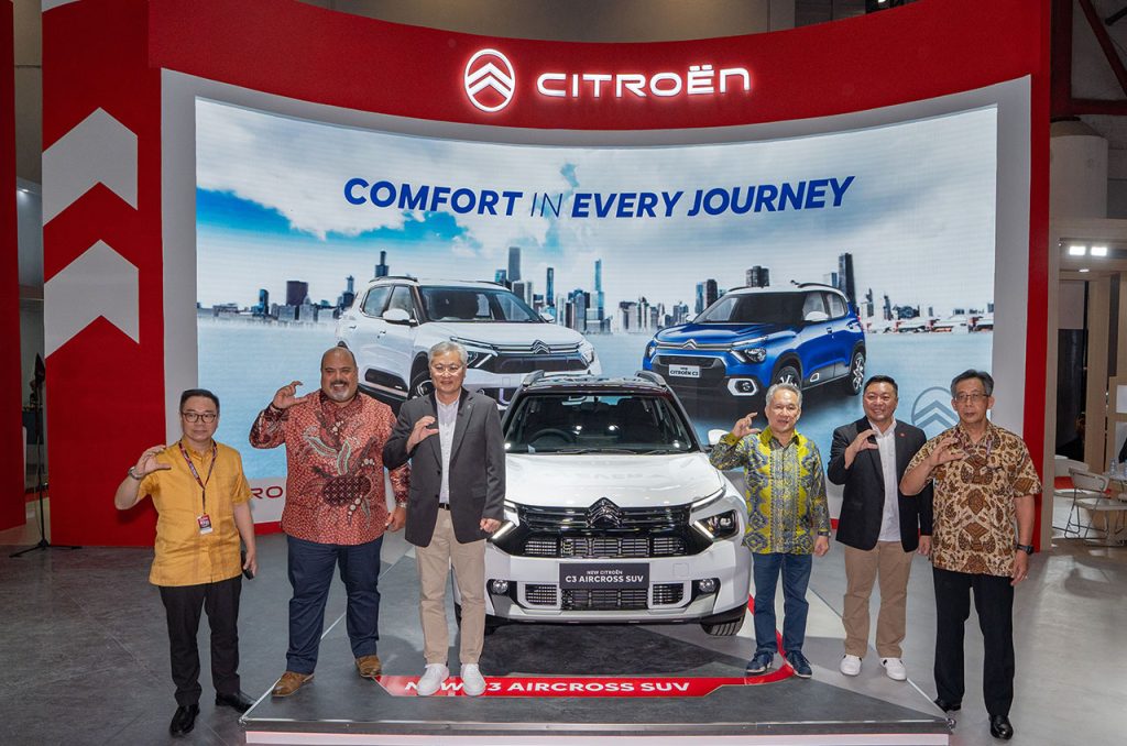 Sesi foto yang dihadiri oleh jajaran manajemen Citroën Indonesia dan Indomobil Group di ajang IIMS 2025