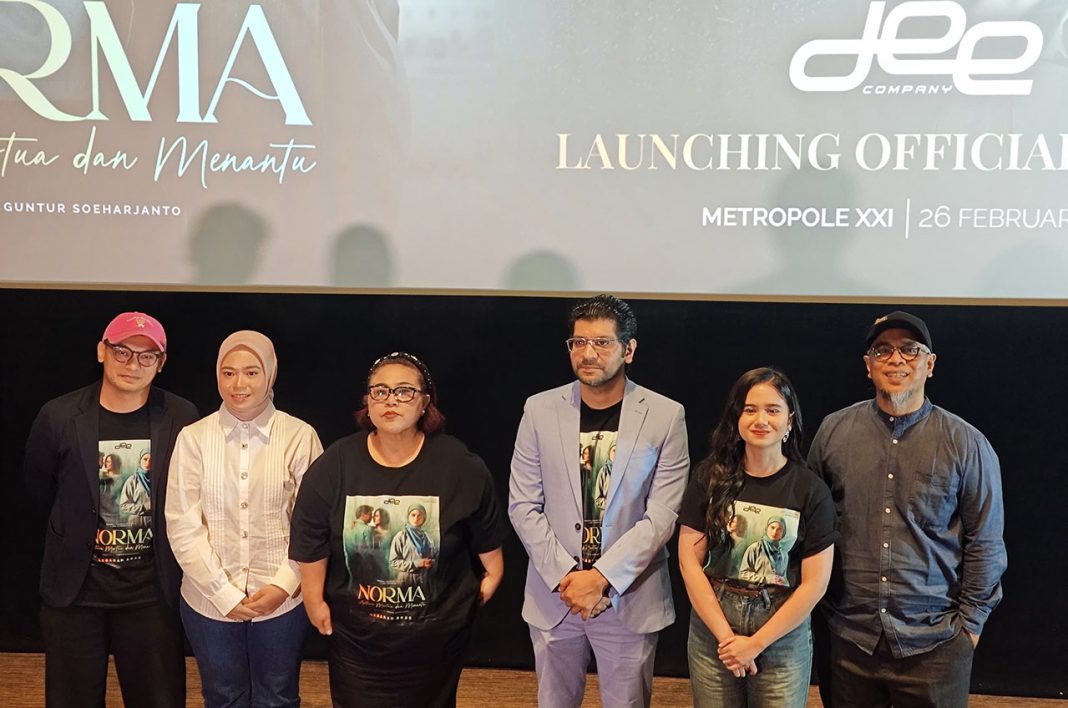 konferensi pers trailer film norma antara mertua dan menantu