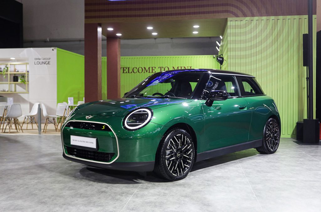 mini cooper electric at iims 2025