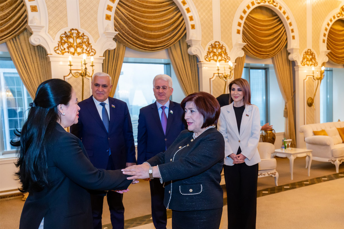 puan melakukan pertemuan bilateral dengan ketua majelis nasional azerbaijan, sahiba gafarova