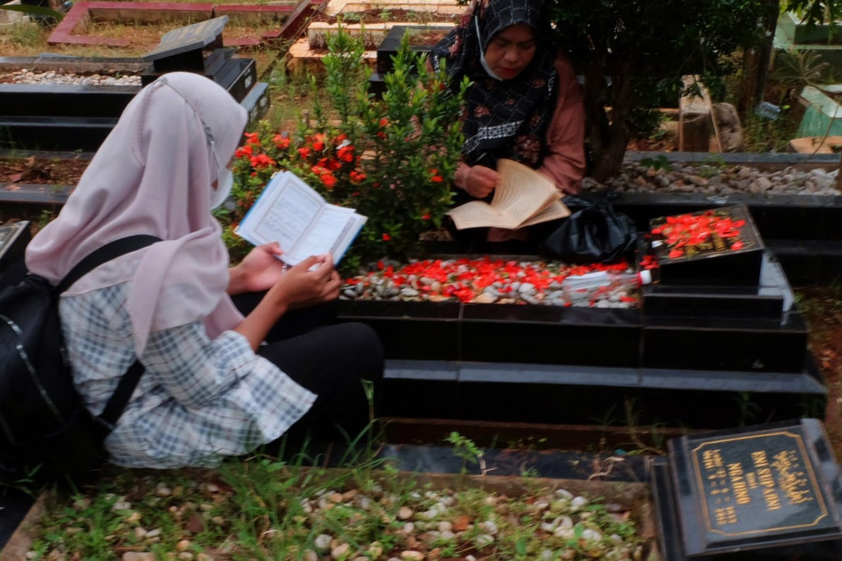 ziarah kubur di tpu karet bivak