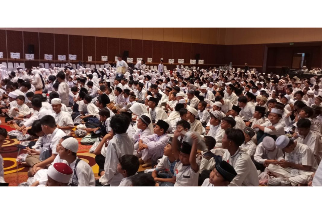 1000 anak yatimm dari 20 yayasan