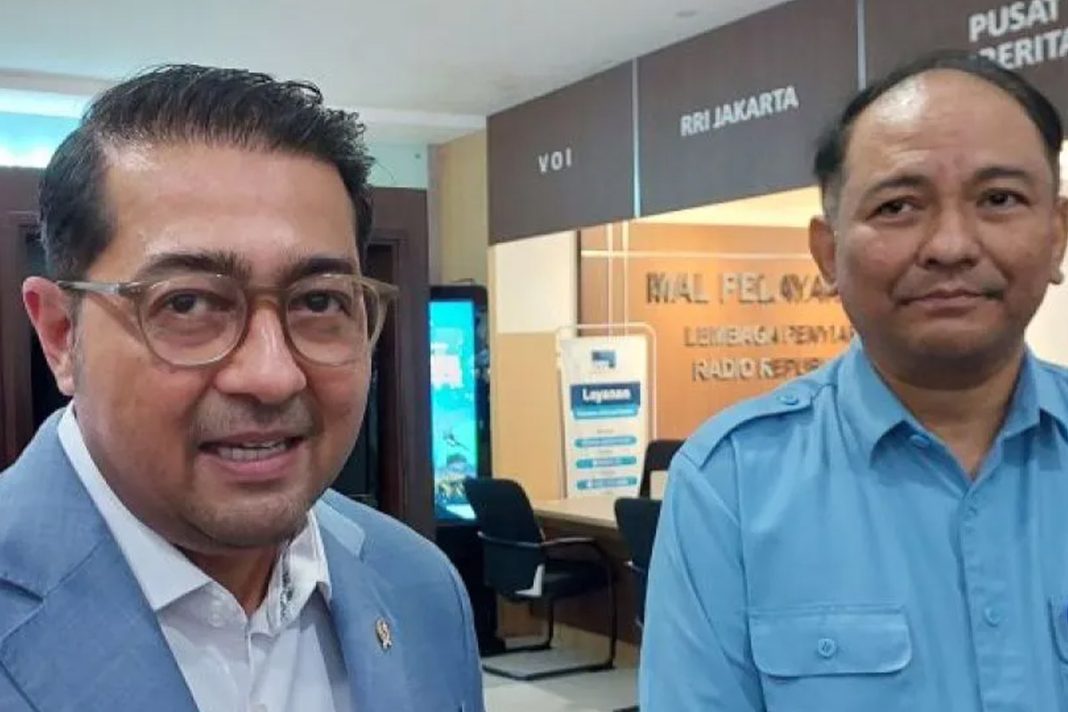 enteri ekonomi kreatif teuku riefky harsya bersama direktur utama lpp rri i hendrasmo antara fitra ashari