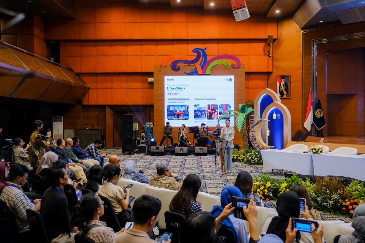 jumpa pers bulanan bertema mudik tenang, wisata menyenangkan” di gedung sapta pesona