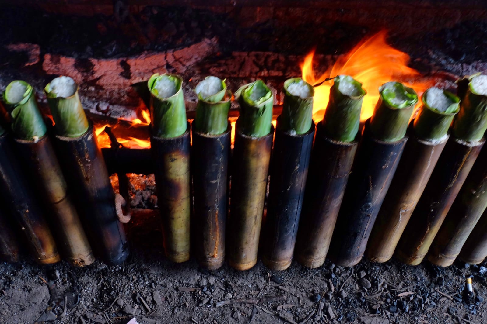 lemang tradisi kuliner dari sumbar