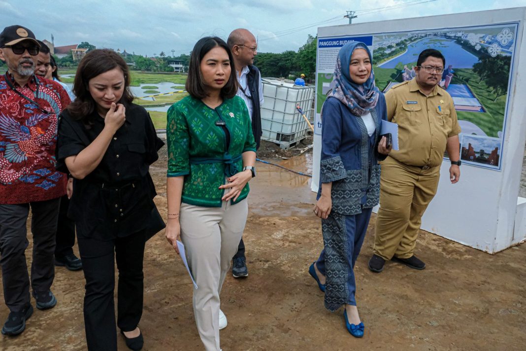 wamenpar ni luh puspa menekankan pentingnya aspek kebersihan dan crowd management