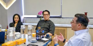melly manuhutu prakaca kasmir bertemu teuku riefky harsya