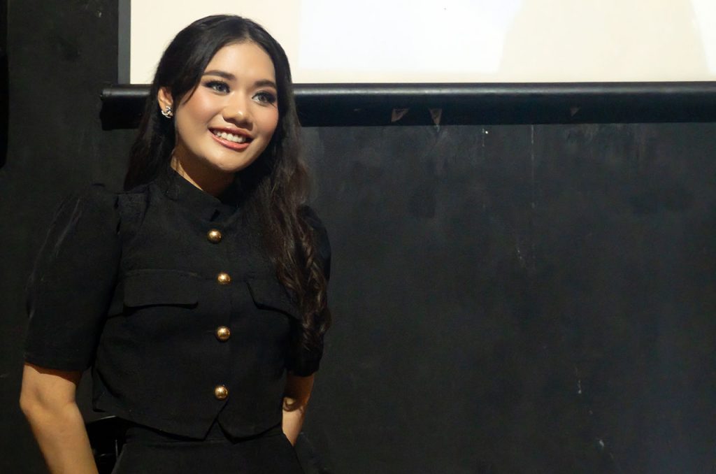 Ardhita, pendatang baru berbakat, merilis single perdana 'Stupidly', sebuah lagu yang penuh dengan emosi dan cerita cinta yang mendalam. Lagu ini siap menyentuh hati para pendengar musik Indonesia
