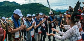 gubernur sumatra utara, bobby nasution di tengah acara1