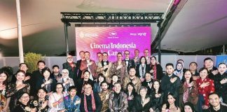 menteri kebudayaan fadli zon bersama tokoh industri perfilman indonesia saat acara indonesian cinema night pada festival film cannes