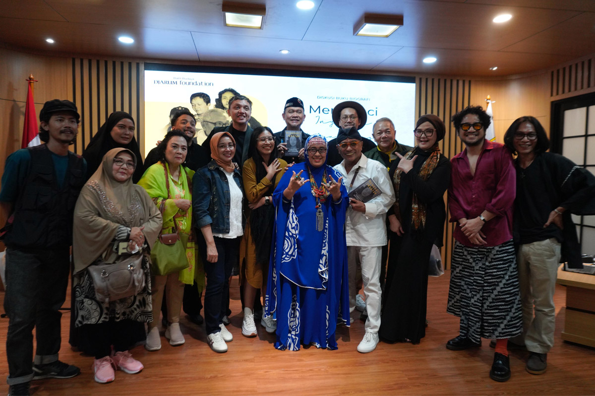 pengisi acara pembacaan puisi dan musikalisasi puisi i karya yudhistira anm massardi