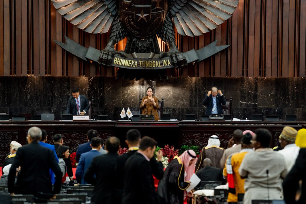 Puan Maharani Memimpin Sidang puan maharani memimpin sidang